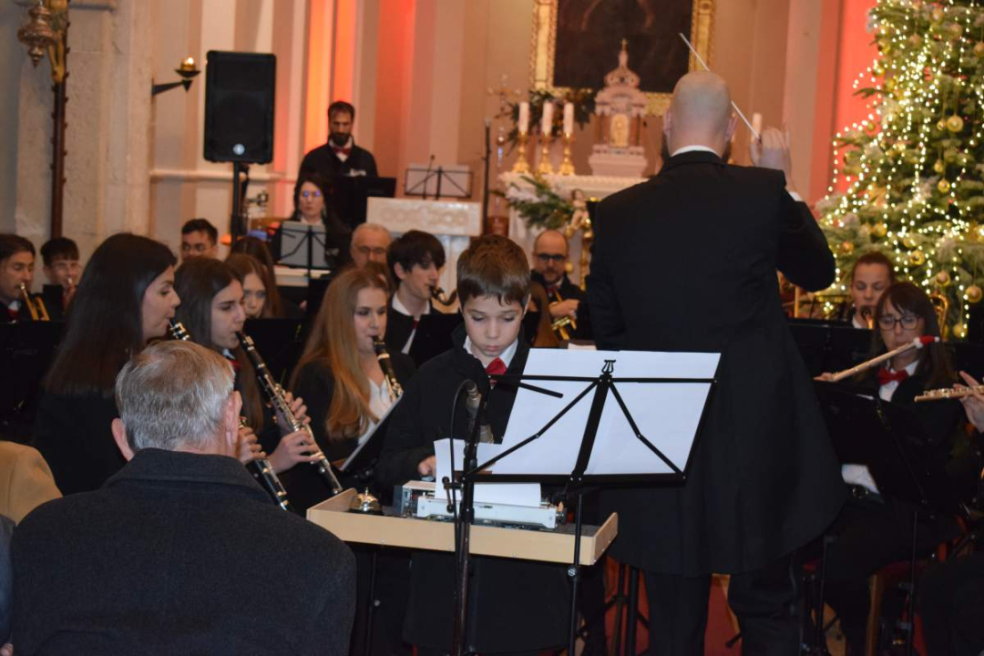 Koncert Puhačkog orkestra Primošten oduševio publiku