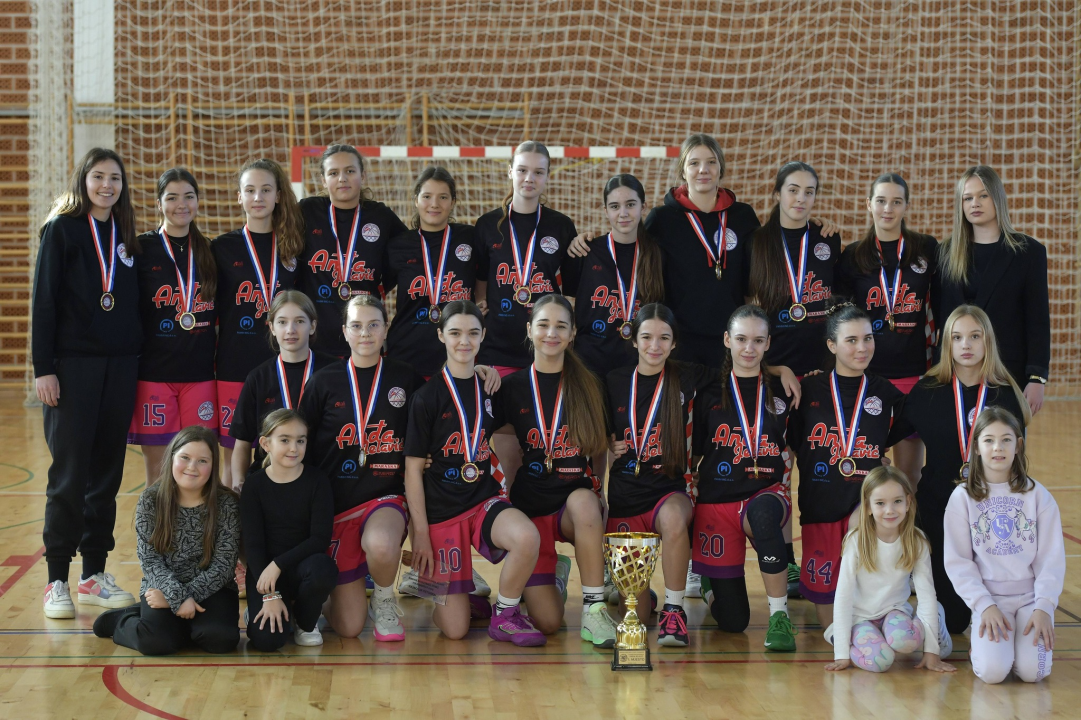 FOTO Košarkaška akademija Anđa Jelavić deset godina rada proslavila međunarodnim turnirom