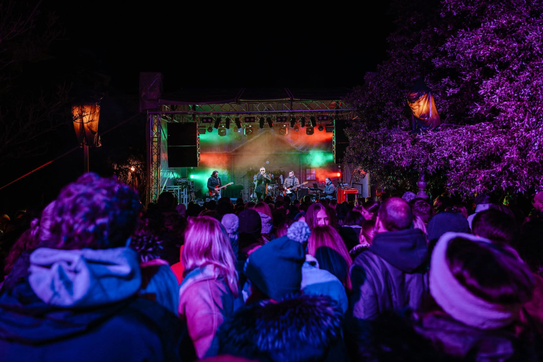 Sarajevske Letu Štuke 'zapalile' Adventuru: Šibenik u ritmu glazbe ulazi u spektakularni novogodišnji tjedan