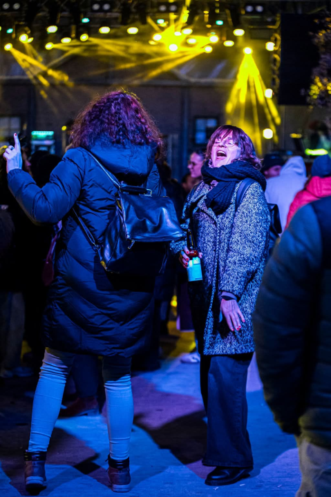 FOTO Šibenčani i gosti guštali u najluđoj noći na nekoliko lokacija, nije ih omela ni hladnoća