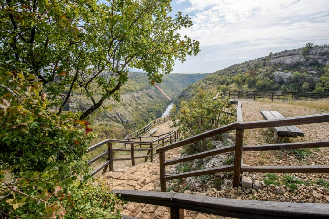 Spektakularni pogled na najviši i najraskošniji slap Krke kojem su se divili carevi