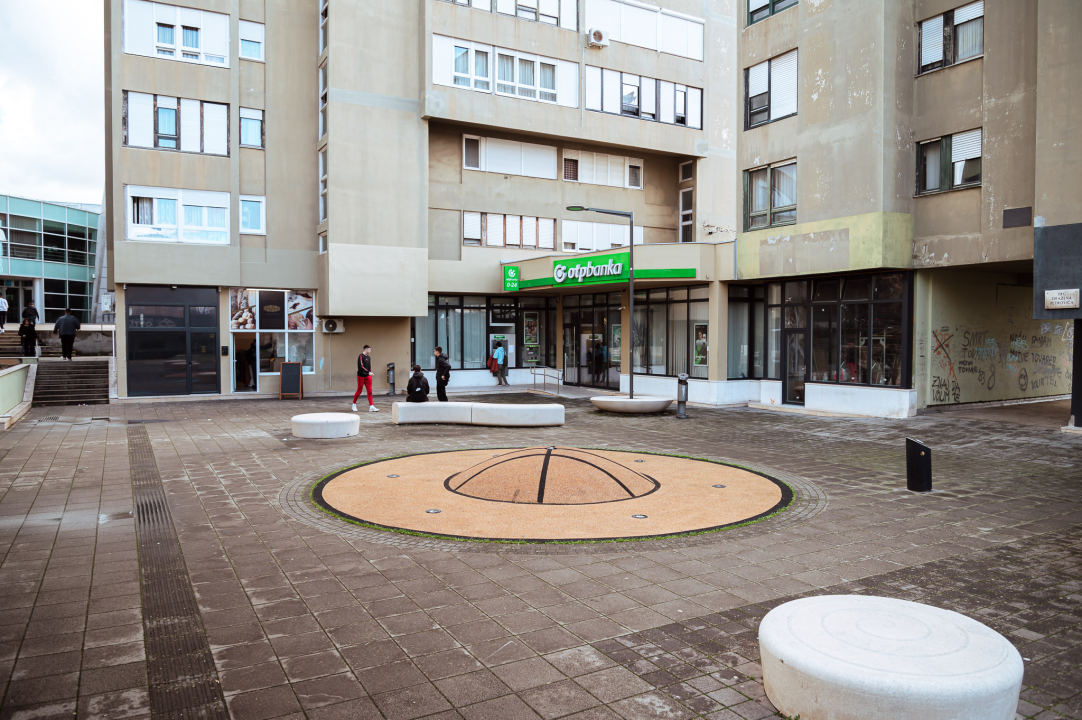 Uništena posveta velikanu šibenskog sporta: Što se događa s Trgom Dražena Petrovića?