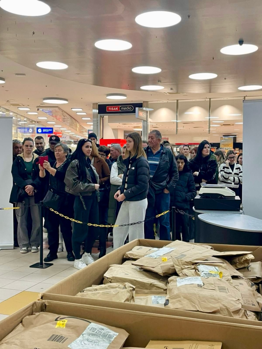 Shopping spektakl u Dalmareu: Stiglo 10 tona izgubljenih paketa koji će napokon dobiti vlasnike