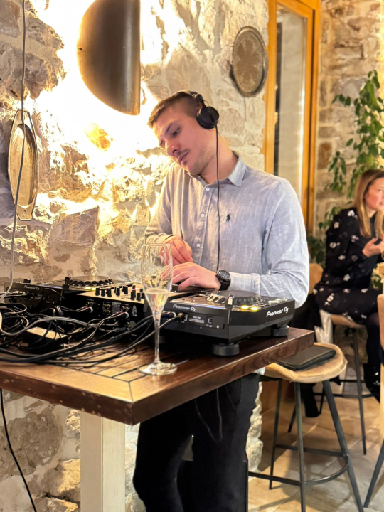 FOTO Provedite nezaboravan Dan žena u restoranu Buta! 