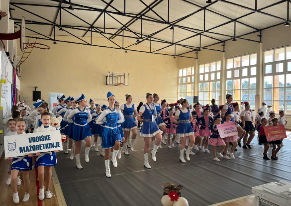 FOTO Primoštenske mažoretkinje zablistale na domaćem terenu i plasirale se na državno prvenstvo