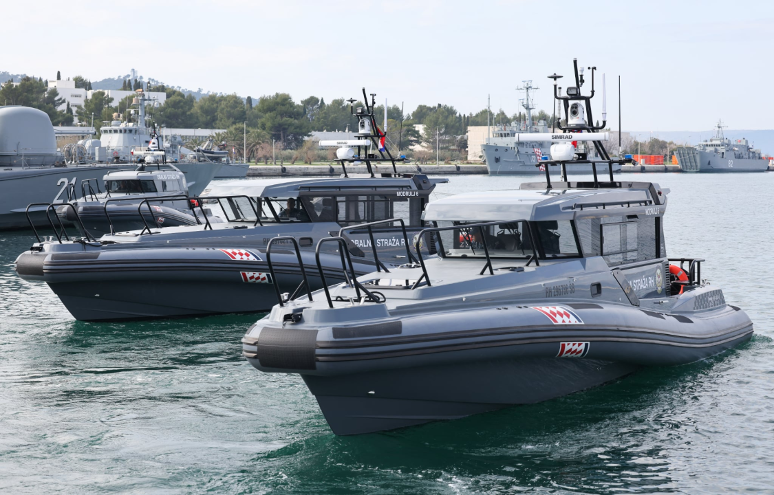 'Šibenski Modrulji' u Splitu predani Obalnoj straži RH 