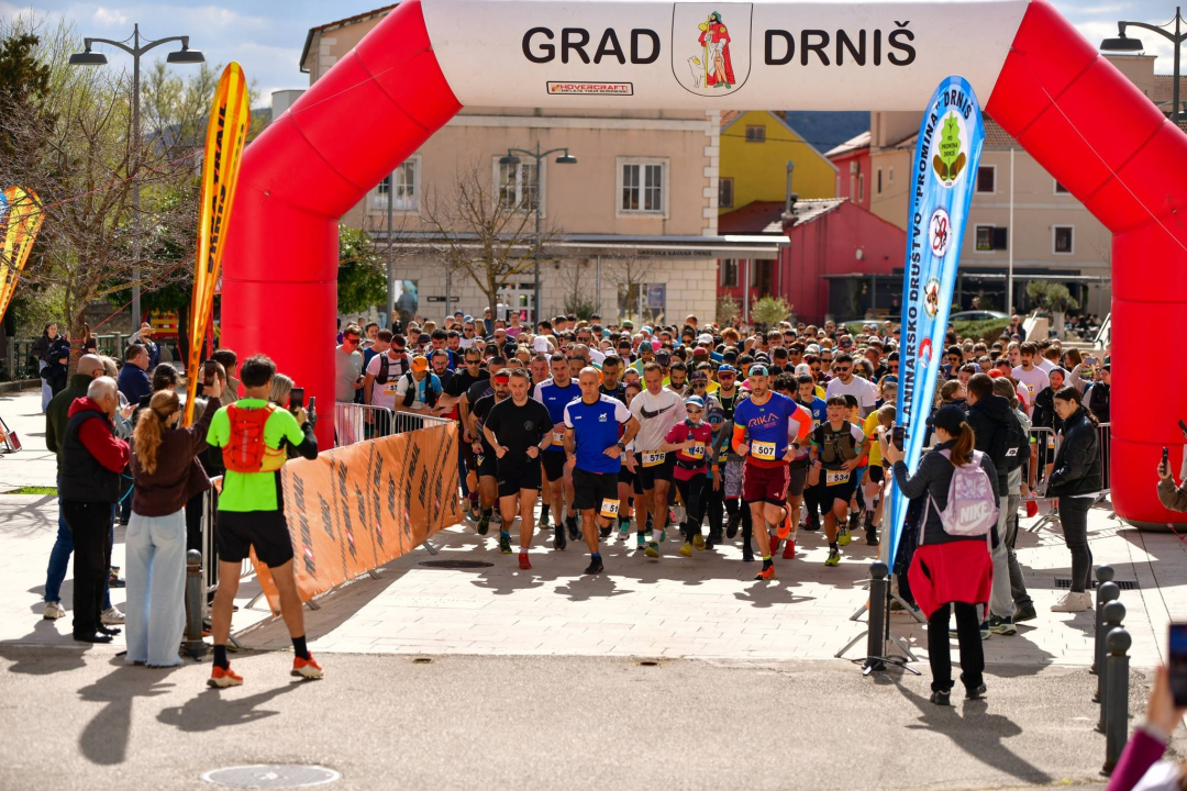 FOTO Održan 'Promina Trail 2026. Drniš': Pobjedniku za 55 km preko Promine trebalo više od šest sati