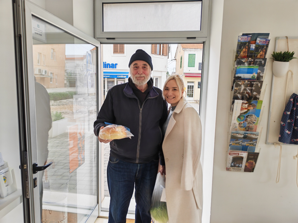 Predstavnici Općine Murter-Kornati obišli starije sumještane i podijelili im prigodne poklone