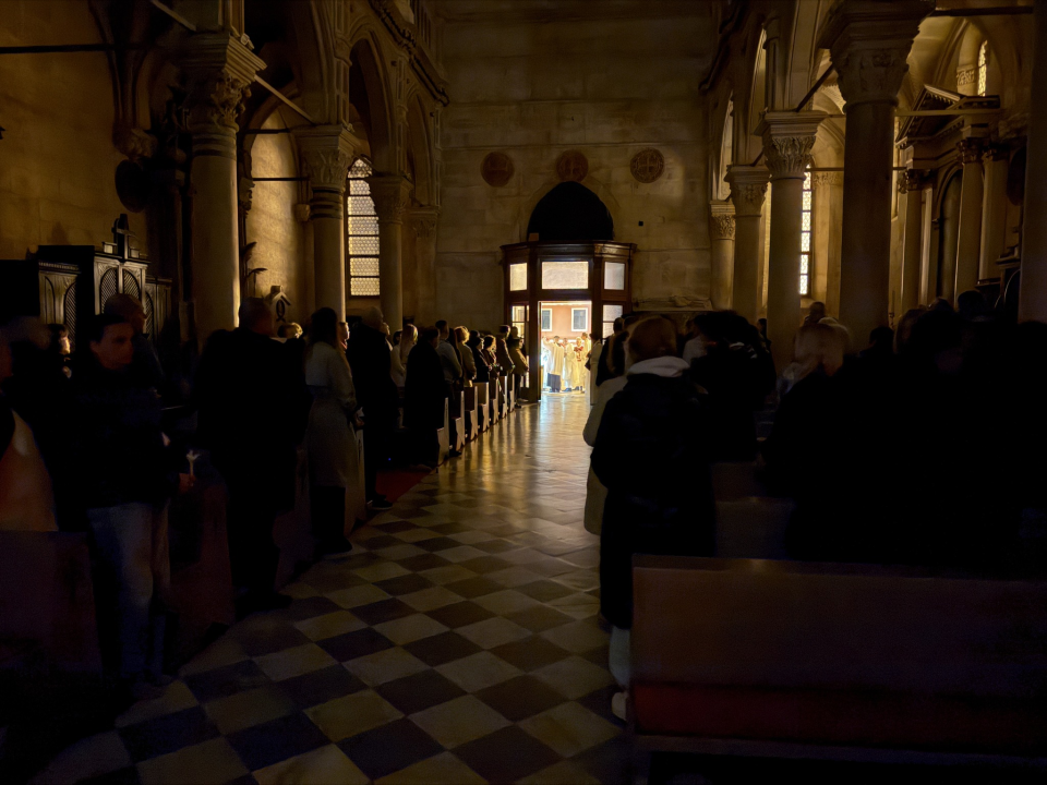 FOTO Vazmeno bdijenje u šibenskoj katedrali: Govoriti o Uskrsnuću znači tepati