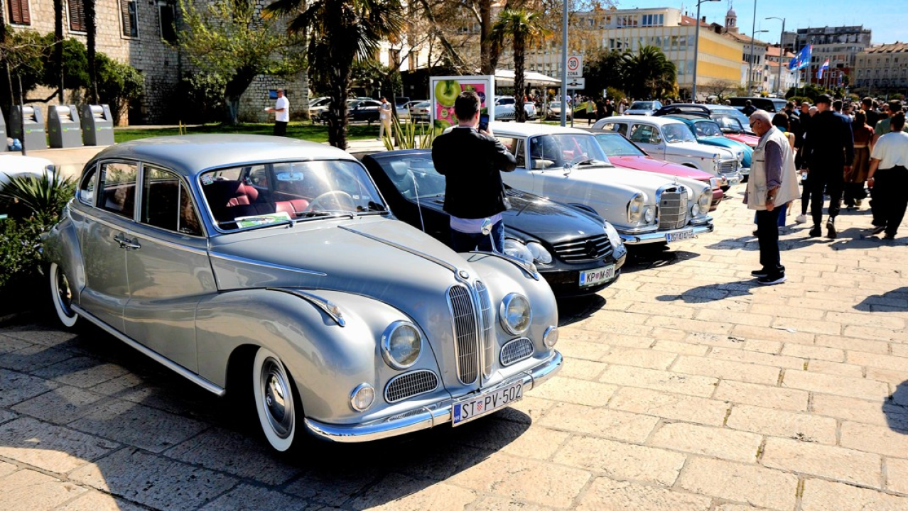 Uskrsni susret oldtimera u Šibeniku