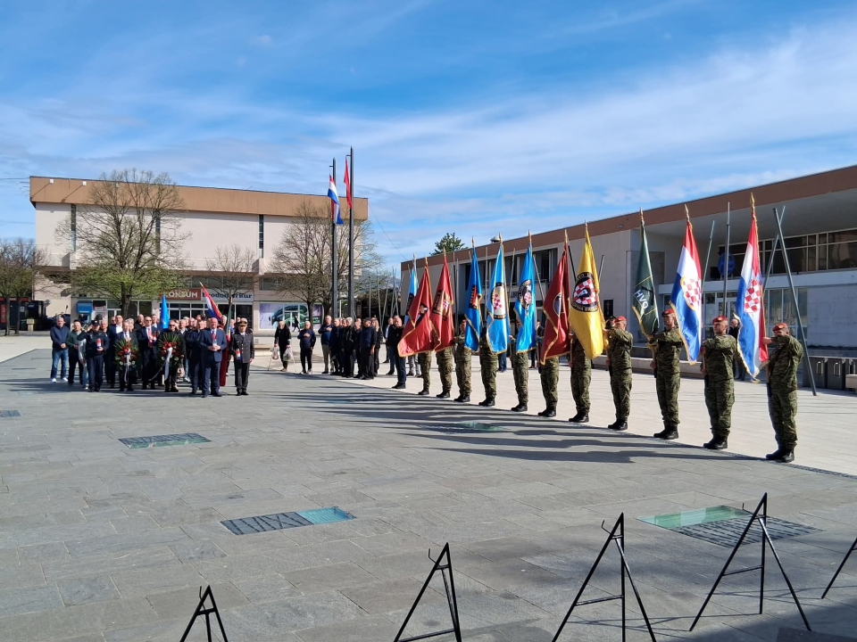 Knin obilježio 34 godine od osnutka HVO-a i žrtvu njegovih pripadnika