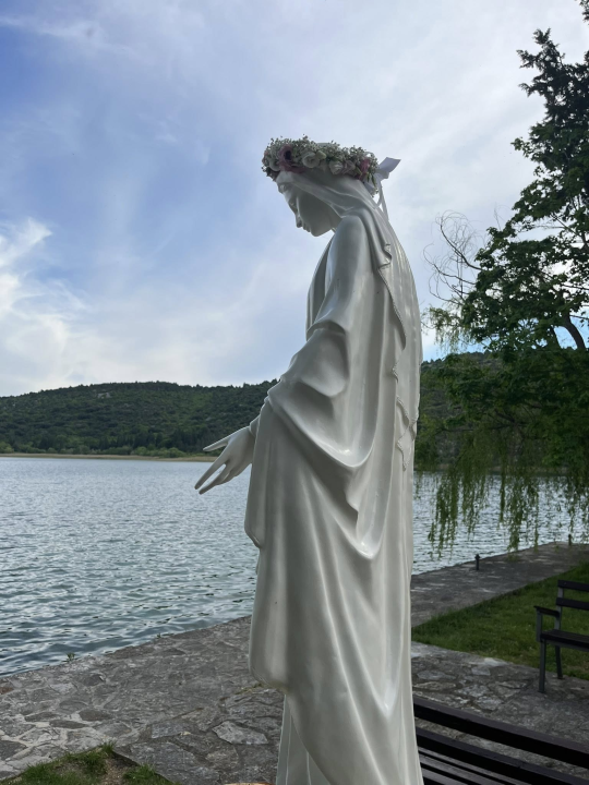 Stablo starog kestena na Visovcu uništilo jugo: Hodočasnici mu odlučili dati novu ulogu