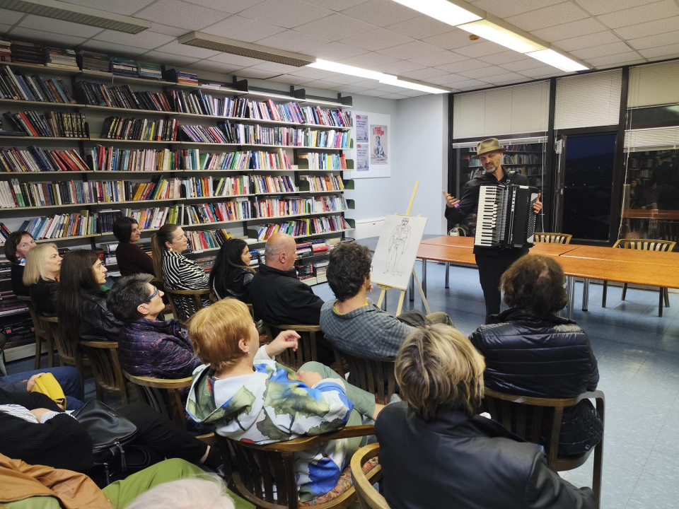 Damir Karakaš u Drnišu predstavio svoj novi roman