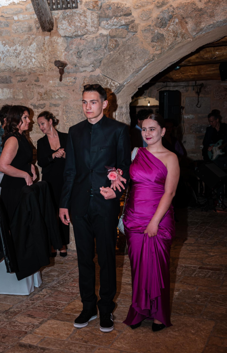 Maturalni ples učenika centra Šubićevac u znaku ljubavi