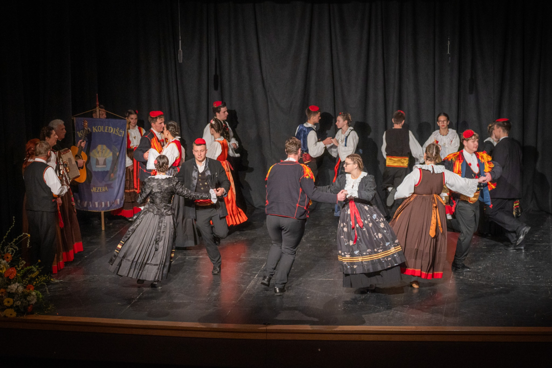 Raskoš županije predstavljat će KUU Zvona Zagore, KUD Zora i KUD Dinara