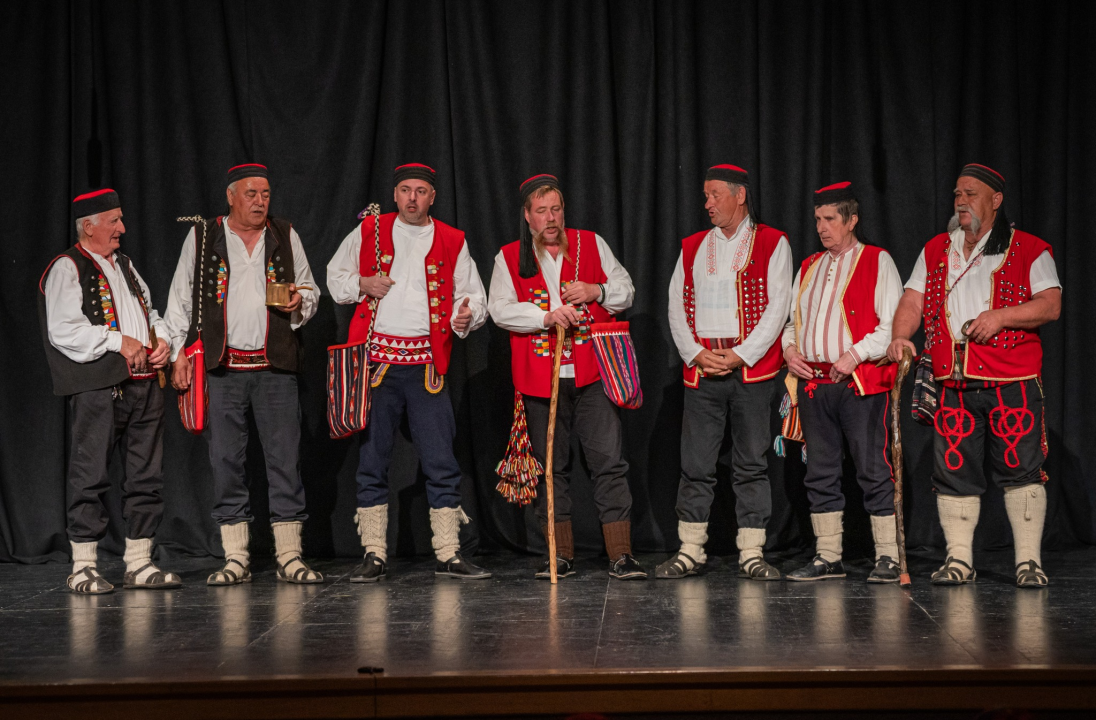 Raskoš županije predstavljat će KUU Zvona Zagore, KUD Zora i KUD Dinara