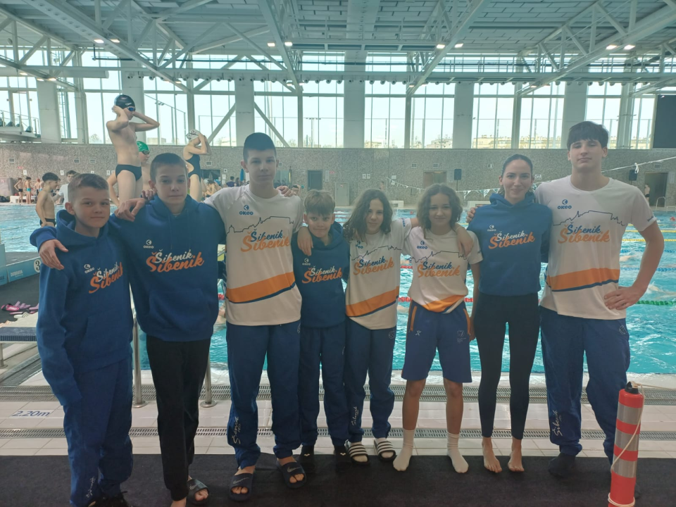 FOTO Plivačima Šibenika sedam medalja na mitingu KPK, jedna na mitingu Dubrave