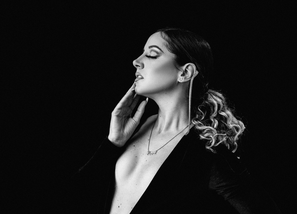 Eevu je pohvalila čak i Erykah Badu, a na ‘našem’ jeziku piše tek otkad živi u Šibeniku: ‘Moć nije sposobnost žene da pretrpi bol’