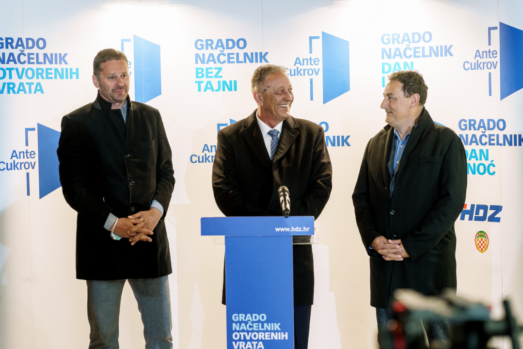 Ante Cukrov (HDZ) održao je presicu točno u ponoć, evo što je time htio poručiti Vodičanima