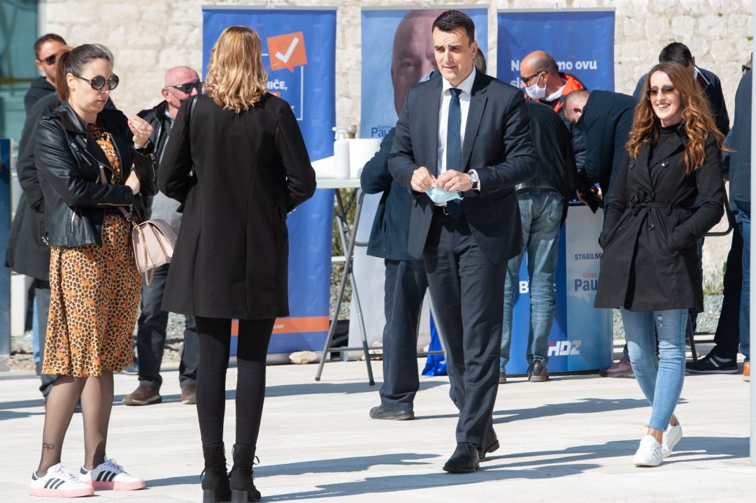 Neka igre počnu: Prikupljanje potpisa označilo i službeni početak kampanje