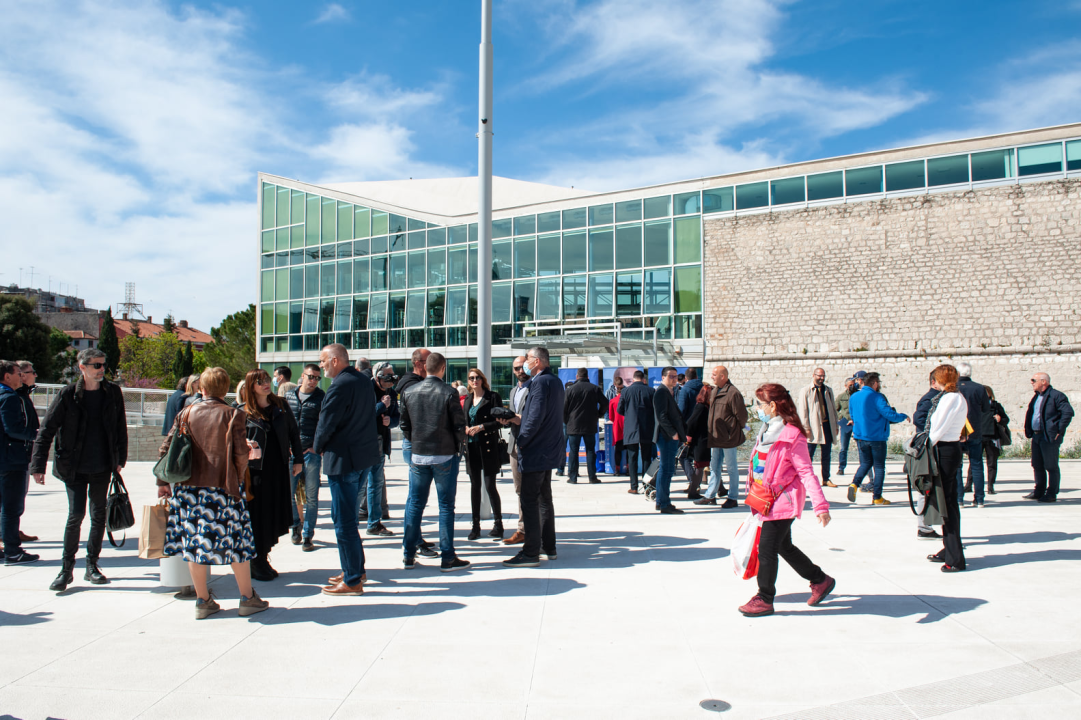 Neka igre počnu: Prikupljanje potpisa označilo i službeni početak kampanje