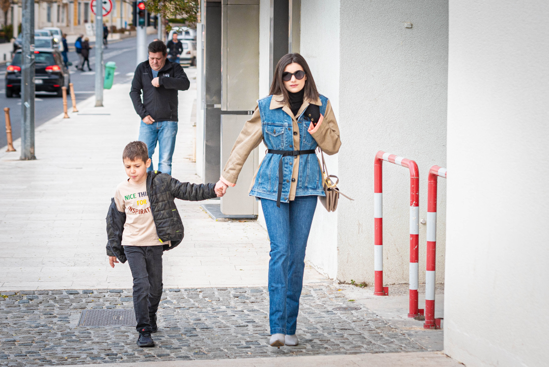 Ovotjedne šibenske trendseterice pokazale kako klasične komade nositi na moderan način 