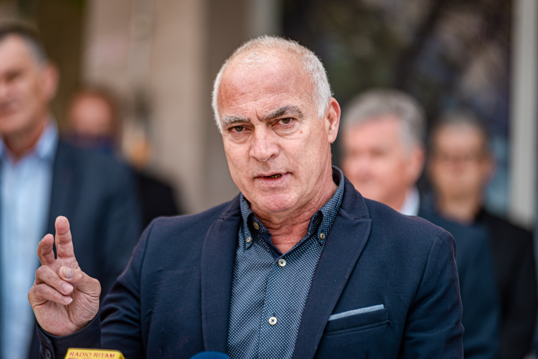 Pauk: 'Petrina bi šurovao s crnim vragom samo da udovolji bolesnoj ambiciji. Jeliću neću dopustiti da kemija na ovom trgu'  