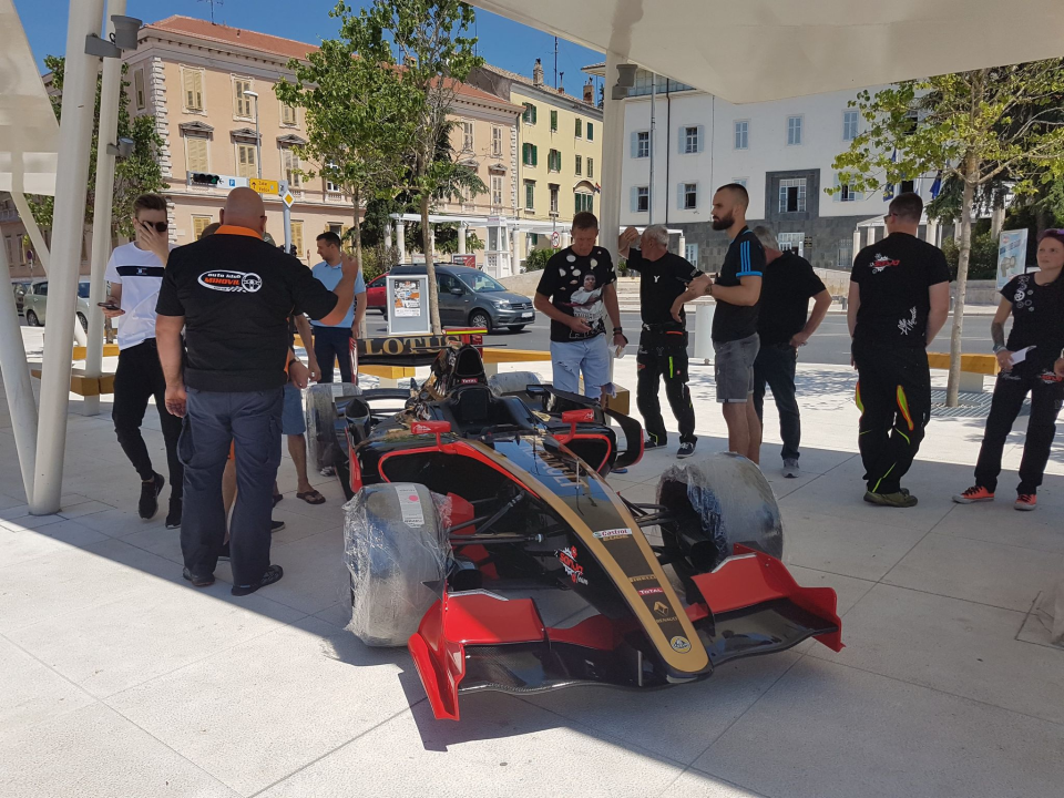 Za 15. Nagradu grada Skradina rekordan broj prijava: Na stazi će se okušati otac i kći Smrdelj, on u formuli, ona u Yugu  