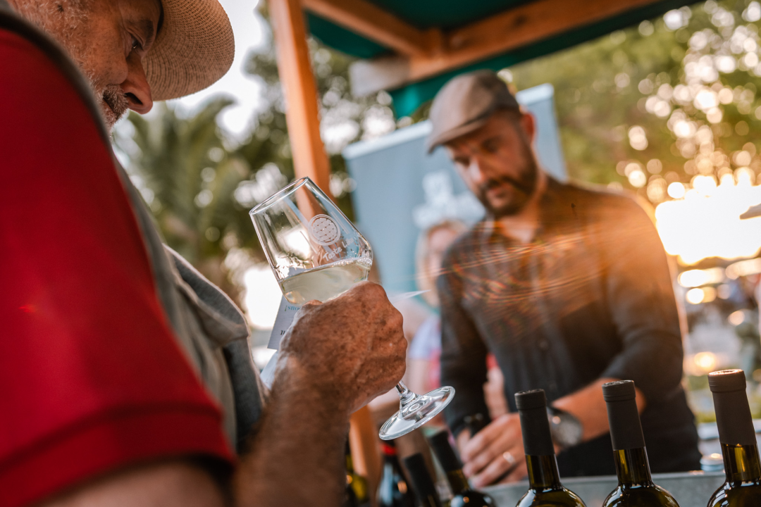 Romansa pidoće i Debita napunila rivu: Jele su se pohane, u toću, na lati, rižot, dimljene...