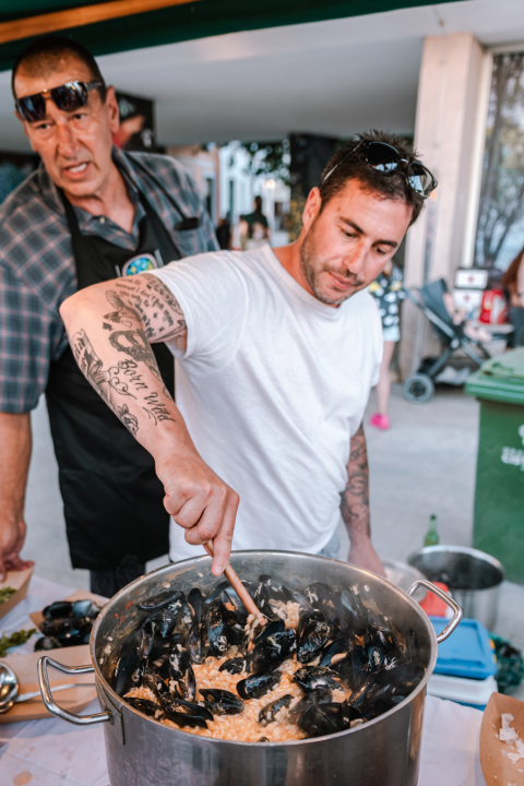 Romansa pidoće i Debita napunila rivu: Jele su se pohane, u toću, na lati, rižot, dimljene...