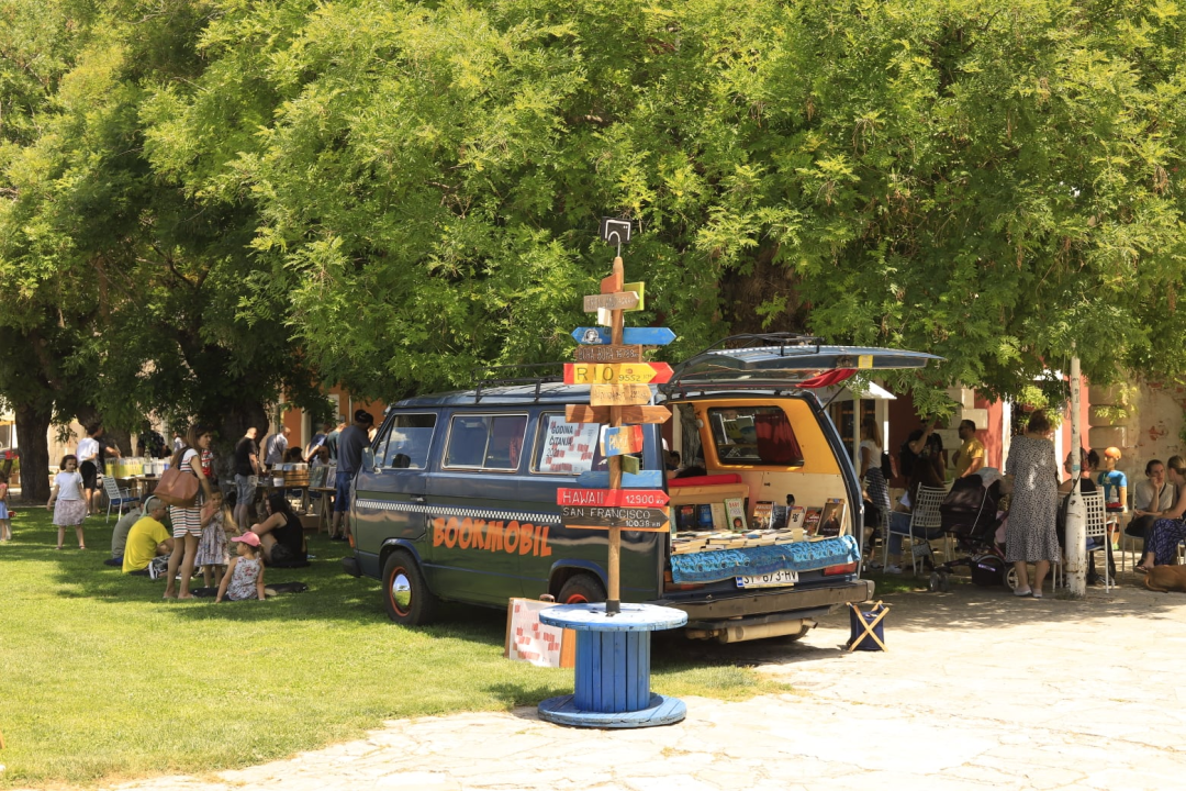 Ako ste slučajno propustili Long Play Day, nemojte Je Veux