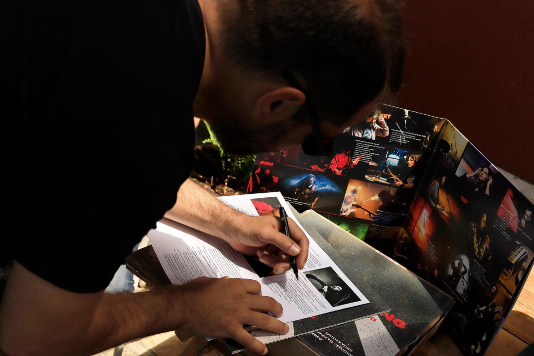 Ako ste slučajno propustili Long Play Day, nemojte Je Veux