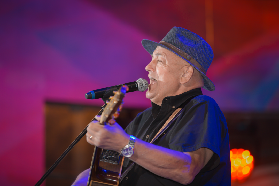 Počelo estradno ludilo u Vodicama: Pogledajte atmosferu prve večeri CMC festivala