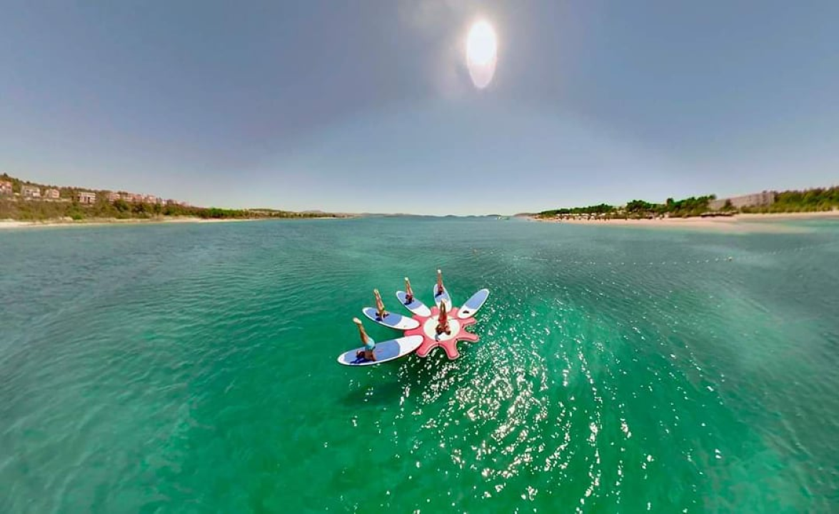 Ovo izgleda odlično! Ako želite isprobati jogu na moru, možete u nedjelju i to potpuno besplatno