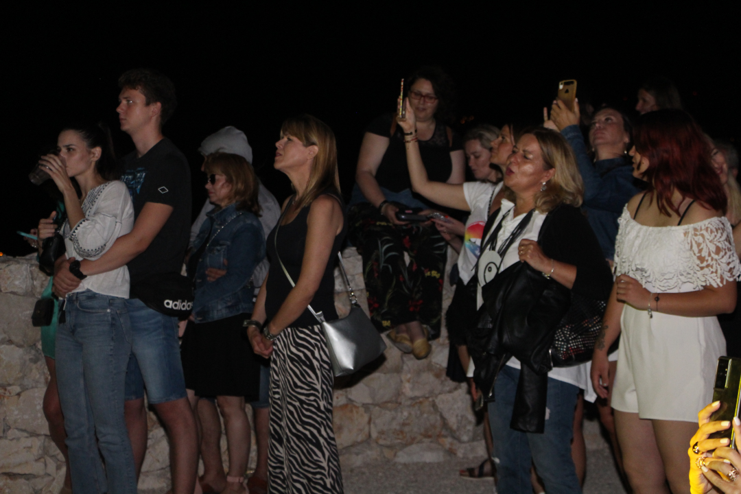 Na primoštenskom brdu Gaj održan koncert 'Tragom Olivera': Pogledajte kako smo se proveli 
