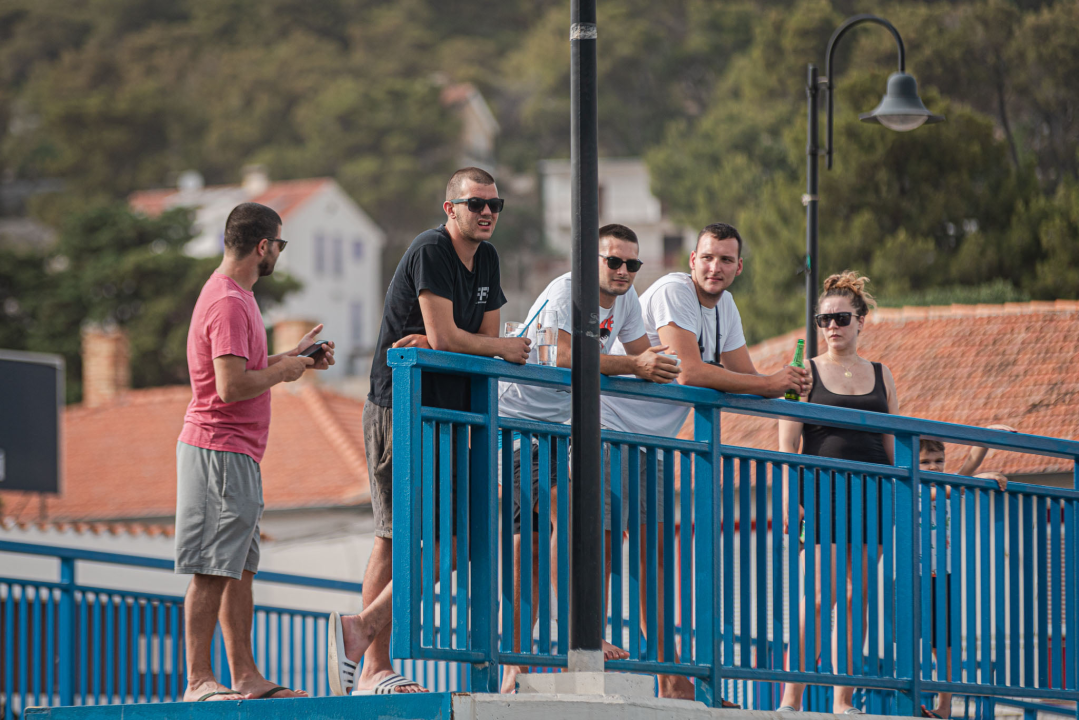 Bend 'Teški osjećaji' nakon deset godina postojanja najavljuje svoj prvi službeni album singlom 'Danas opuštam glavu' 