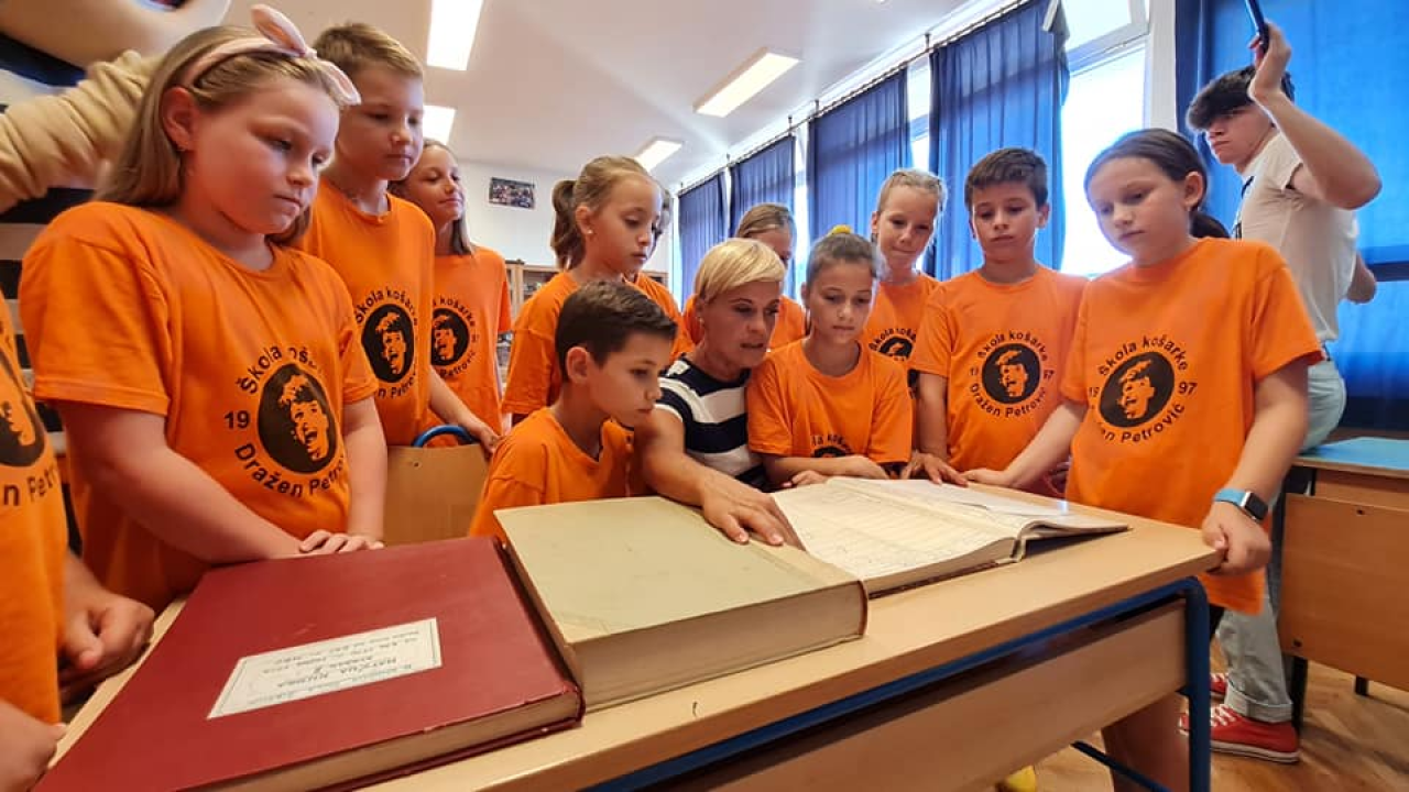 Ivana Guberina s mladom ekipom snima film o Draženu: Danas su pregledali školske ocjene šibenskog virtuoza