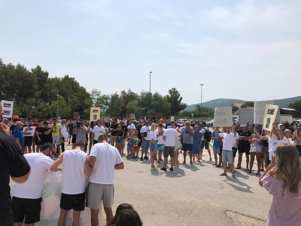 Novo okupljanje zbog zabrana na Krki: Prosvjednici pozvali Ćorića, žele predstavnika u Upravnom vijeću parka