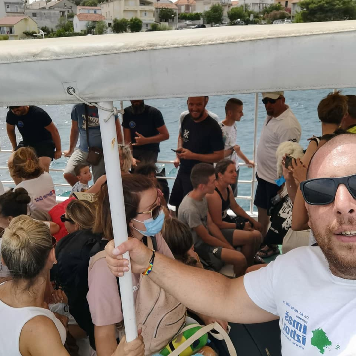 Volonteri iz mora oko Krapnja izronili stotinjak vreća smeća i krupni otpad