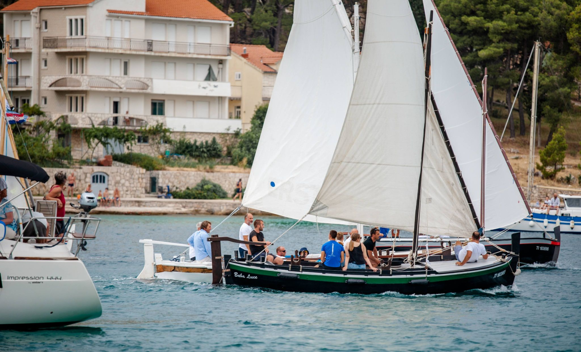 Pogledajte spektakularne kadrove zlarinske regate na latinsko jedro