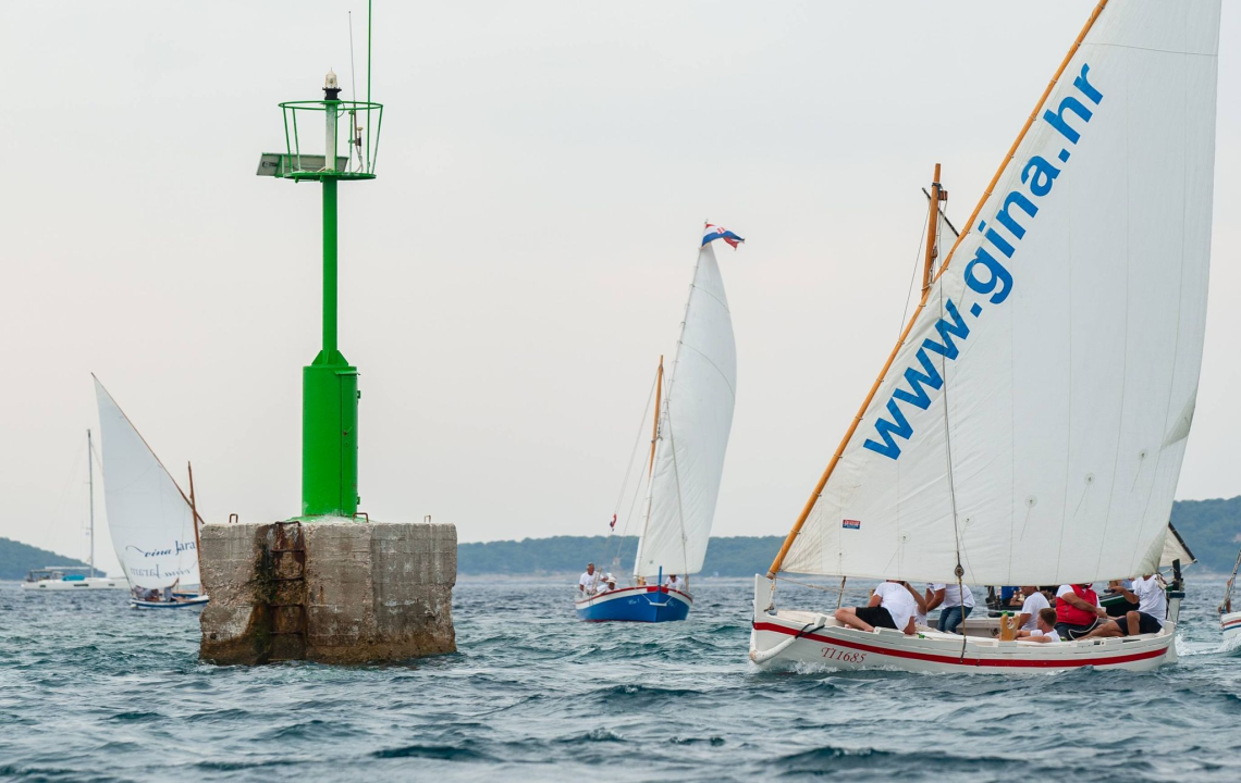 Pogledajte spektakularne kadrove zlarinske regate na latinsko jedro