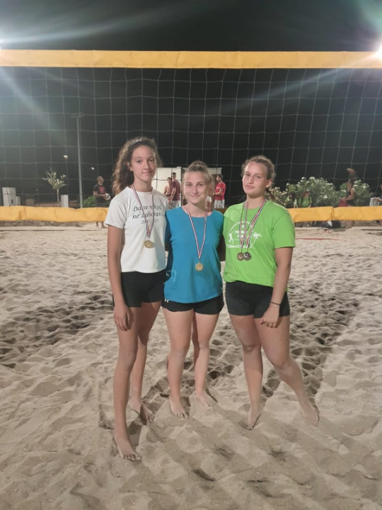 Vodičanke i Vodičani prvi na turniru odbojke na pijesku u Brodarici 
