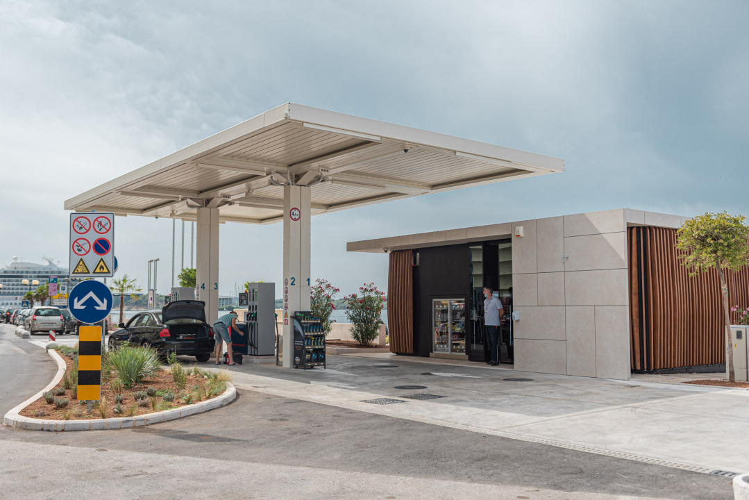 I to se dogodilo: Nakon pustih peripetija, proradila Inina pumpa na rivi, pogledajte kako izgleda 