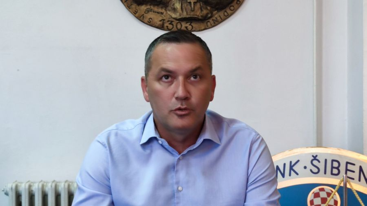 Hibridni travnjak na Šubićevcu spreman, Kustić: 'Definitivno velika stvar za Šibenik'