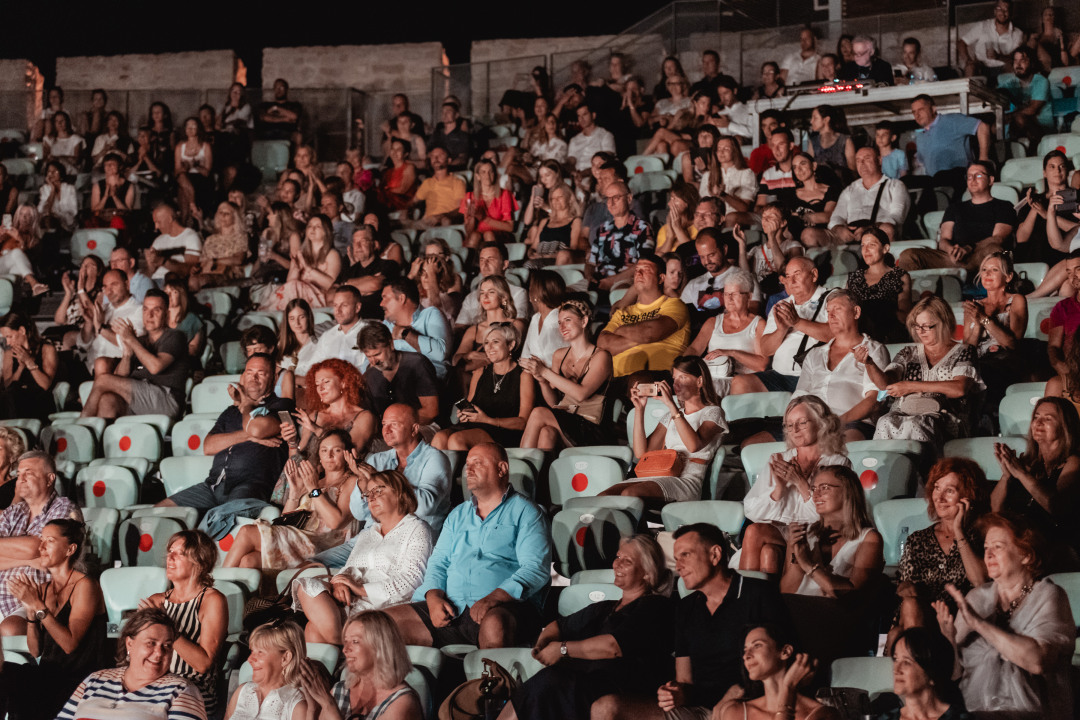 Massimo na Mihovilu kao Mišo, publika je uglas pjevala s rukama u zraku!