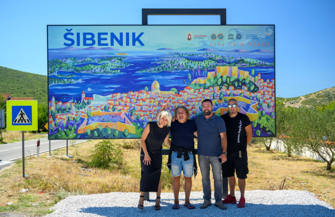 Ulje na platnu slikarice Lane Martinović Čala: Postavljena tabla dobrodošlice uz cestu na Lozovcu