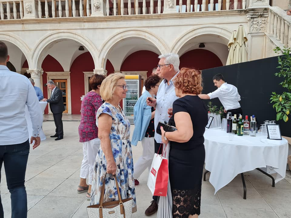 Fešta pred katedralom za deseti rođendan Društva Juraj Dalmatinac: 'Nećemo stati na ovom, jačat ćemo i rasti'