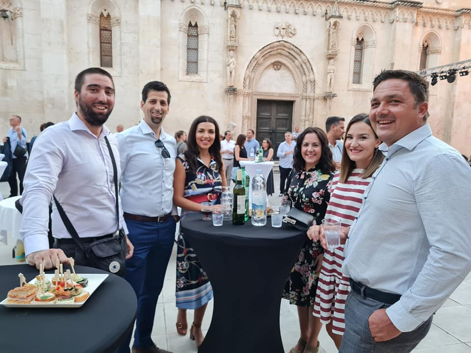 Fešta pred katedralom za deseti rođendan Društva Juraj Dalmatinac: 'Nećemo stati na ovom, jačat ćemo i rasti'