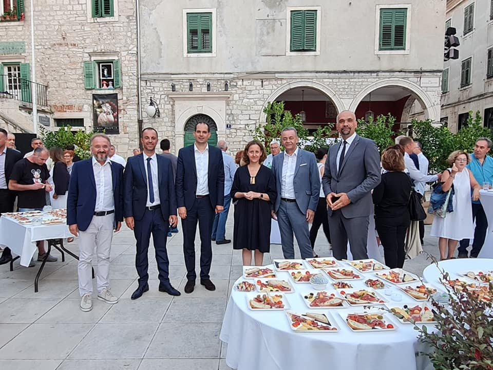 Fešta pred katedralom za deseti rođendan Društva Juraj Dalmatinac: 'Nećemo stati na ovom, jačat ćemo i rasti'