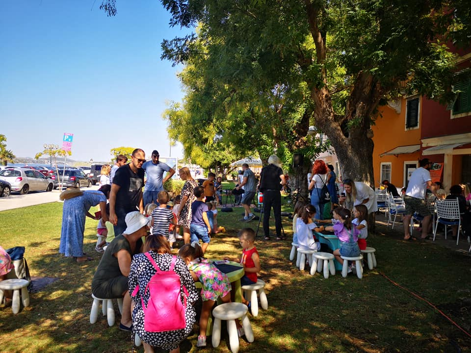 Ivan Burić na travnjaku Azimuta otkrio kako je priča za laku noć postala slikovnica 'Toma u svemiru' 